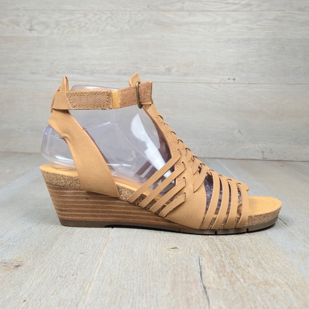 Earth Hattie3 Women's Wedge Sandal Size 8 NEW